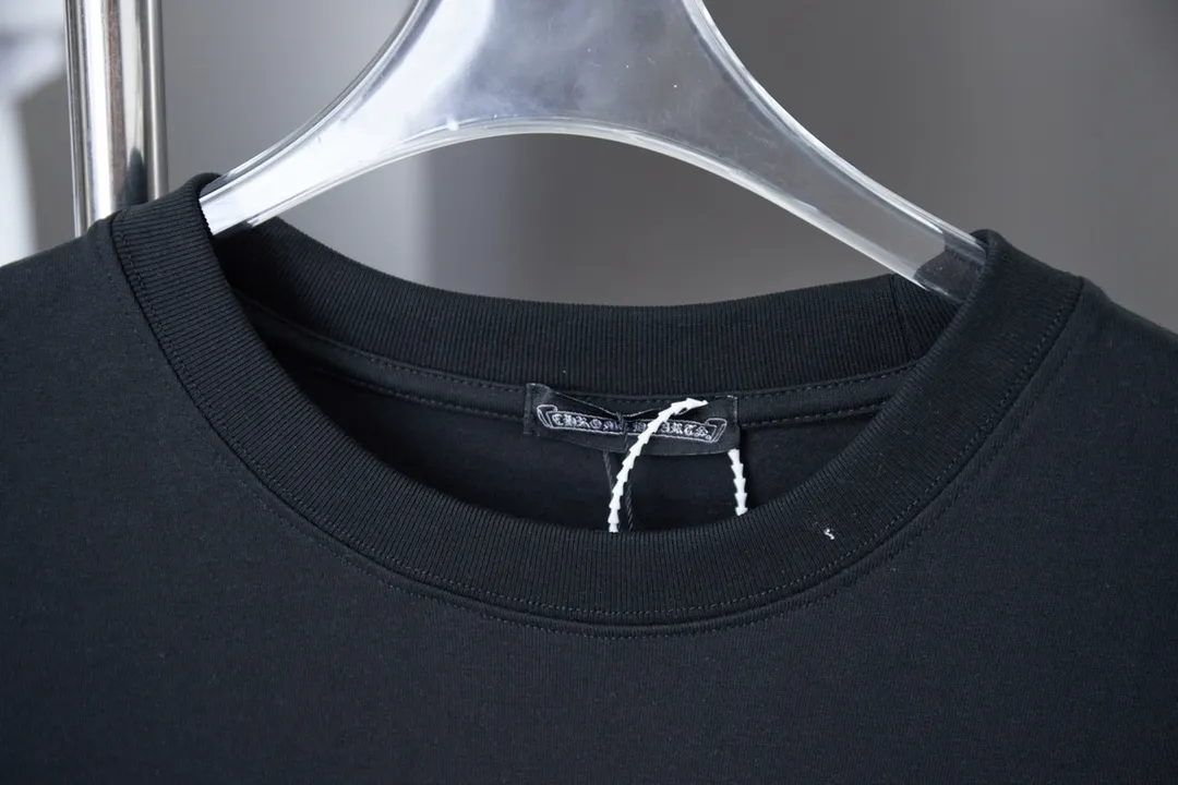 🅿️200 Ch*ome Hearte 25SS early spring new style, patch embroidery hardware, Croix heart cross short sleeves, light luxury, essential item for daily commuting for men and women, correct version, welcome to compare, detailed features · 320g 100% pure cotton double yarn jersey fabric · Custom dyed in the same cylinder, special thickened 32 count double strand 1X1 thread · Imported Tajima machine embroidery and stitch embroidery letters➕original cloth patch embroidered cross➕high temperature hot stamping hardware accessories. Chest embroidery patch with heart pattern➕hand-stitched hardware accessories · Double-needle stitching and cross-stitching technology · Original main mark washed tag brand moisture-proof paper packaging Color: black/white/burgundy Size: S/M/L/XL